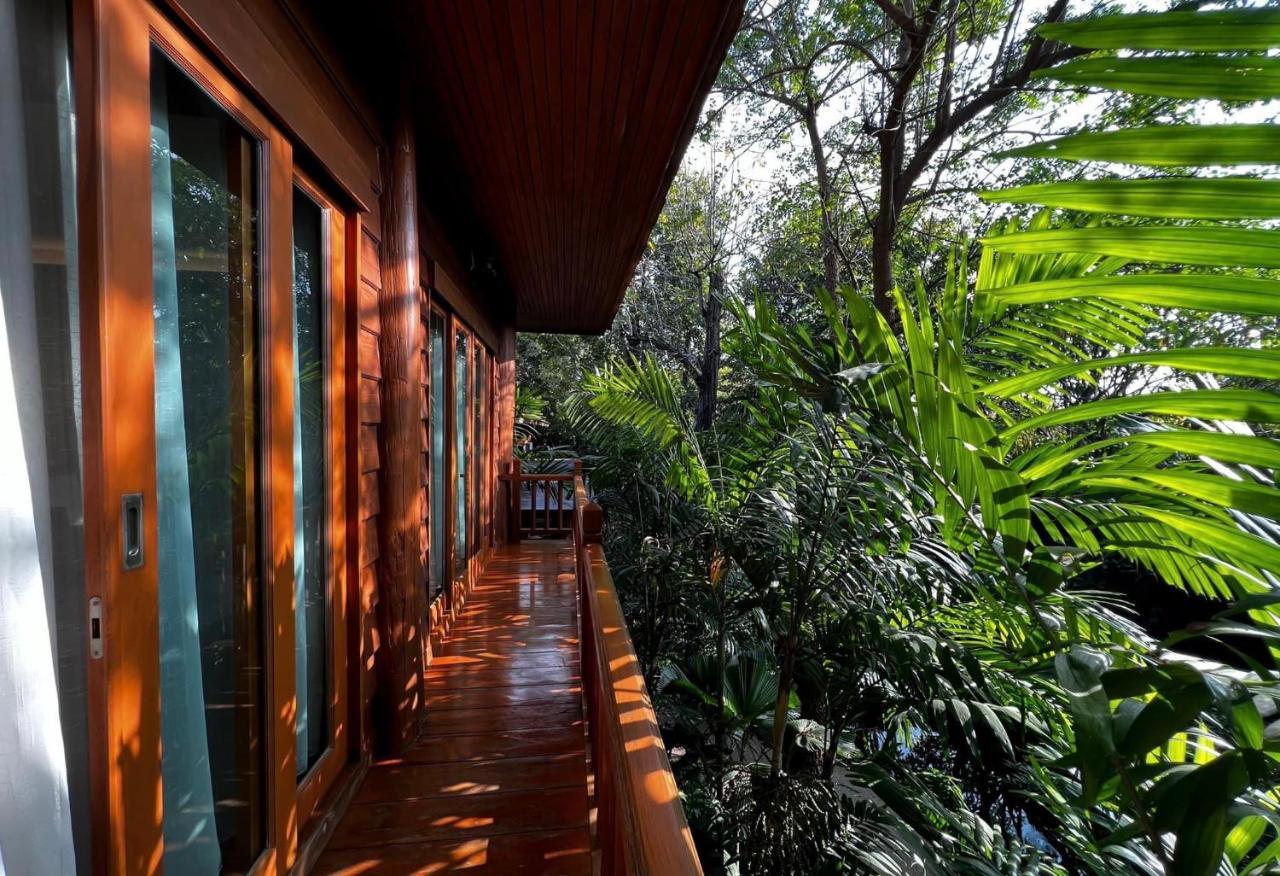 Vanasin Residence Tak Exterior photo