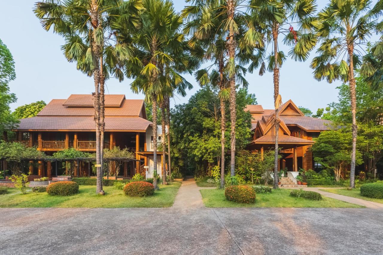 Vanasin Residence Tak Exterior photo